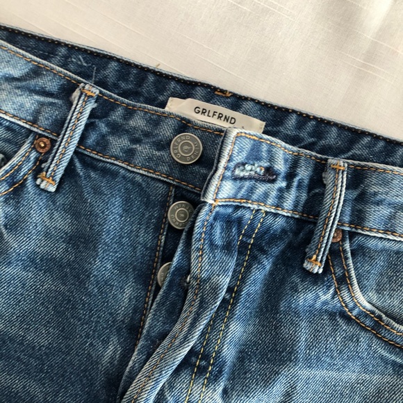Grlfrnd Cindy’ denim short button fly hi-rise - Picture 3 of 10